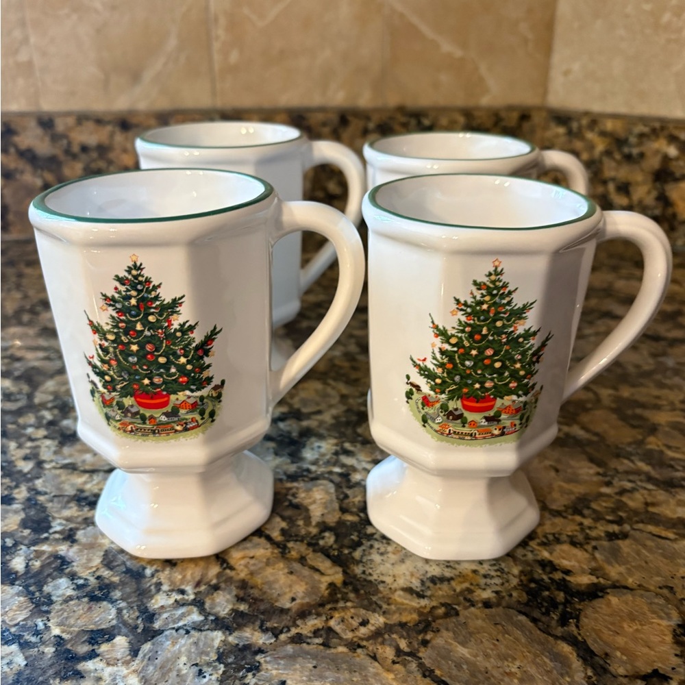 Christmas Heritage Pedestal Tree‎ Mugs Set of 4 w/Box Hot Chocolate Mugs Vintage